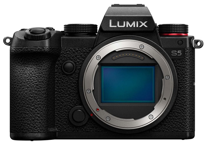 PANASONIC<br/>LUMIX S5 + 24-105/4