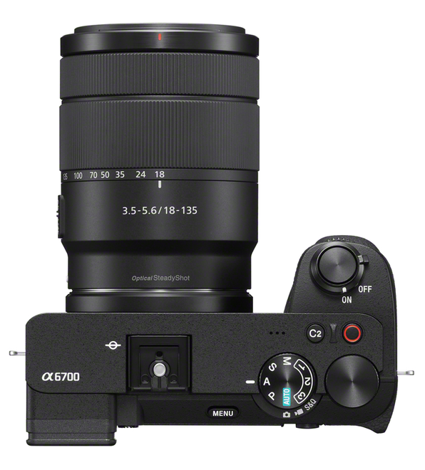 SONY<br/>ALPHA 6700 + 18-135