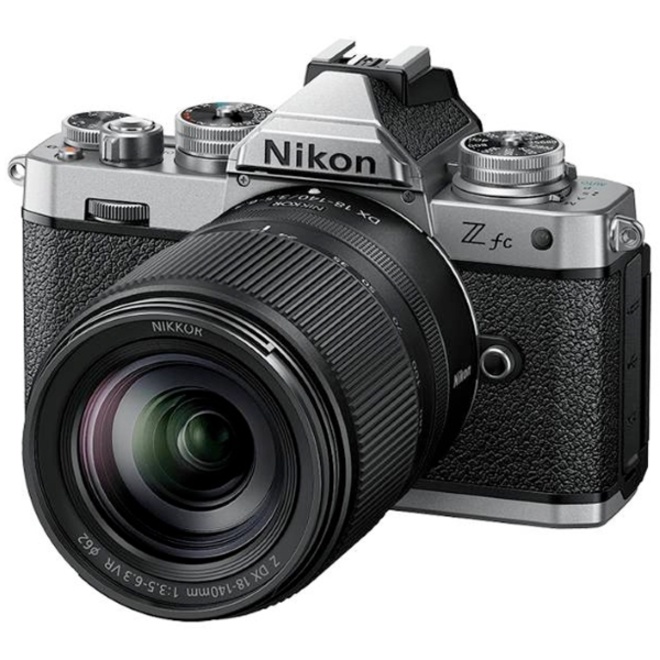 NIKON<br/>Z FC + 18-140