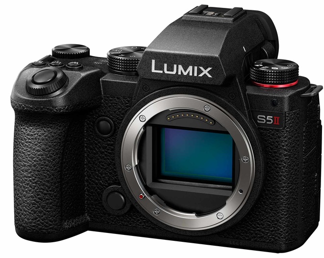 PANASONIC<br/>LUMIX S5 II