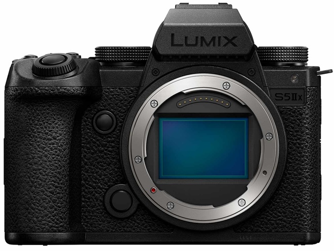 PANASONIC<br/>LUMIX S5 II X