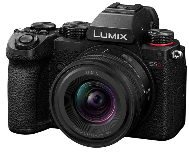 PANASONIC<br/>LUMIX S5D NOIR + 18-40/4.5-6.3