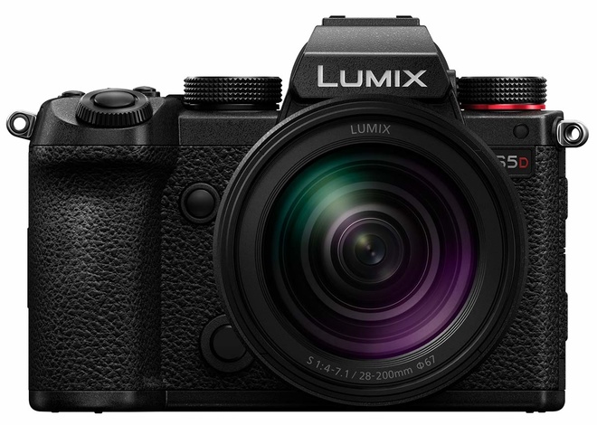 PANASONIC<br/>LUMIX S5D NOIR + 28-200/4-7.1