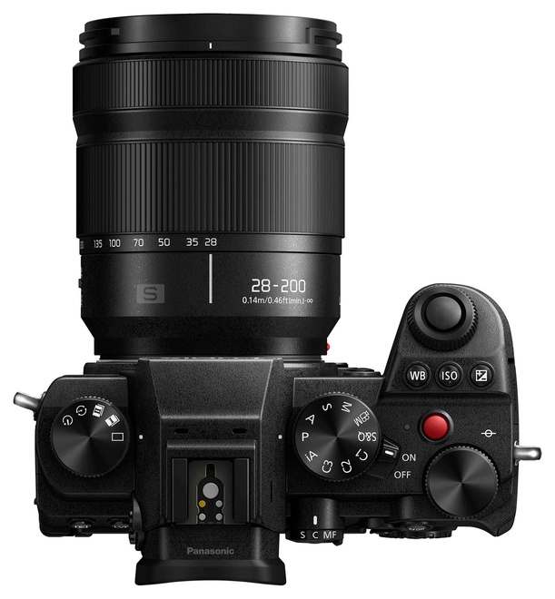 PANASONIC<br/>LUMIX S5D NOIR + 28-200/4-7.1