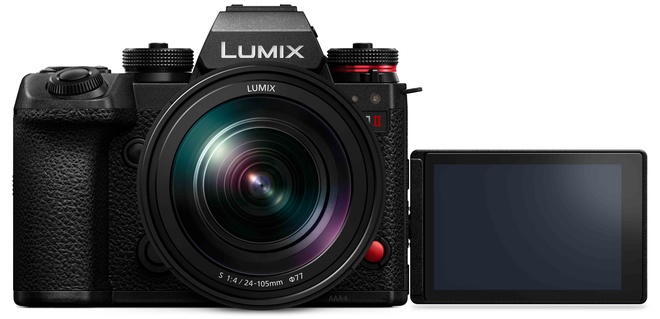 PANASONIC<br/>LUMIX S1II + 24-105MM F4.0