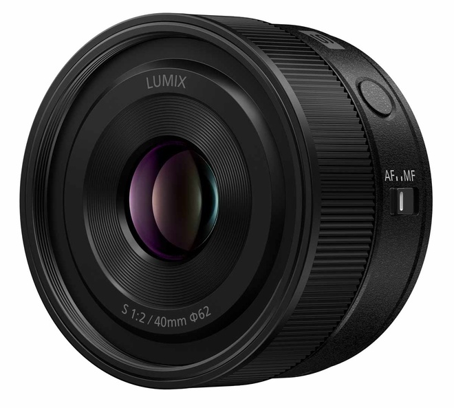 PANASONIC<br/>LUMIX S 40MM F2