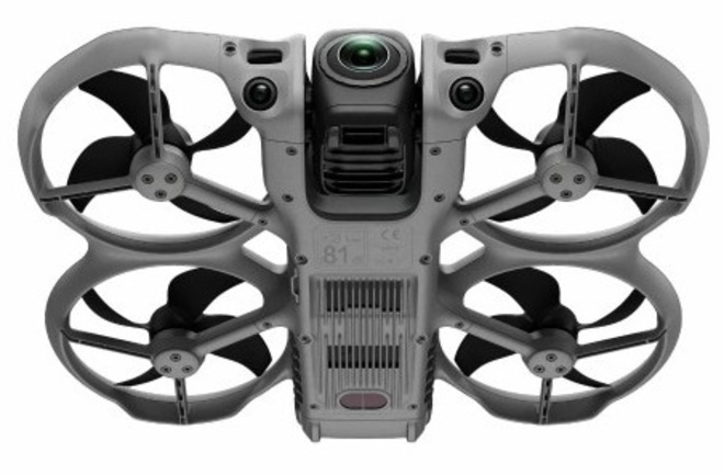 DJI<br/>AVATA 360 ET RADIO RC 2