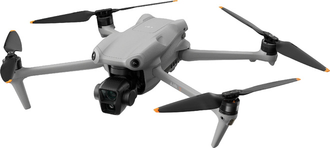 DJI<br/>DRONE AIR 3 + RC-N2