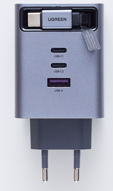 UGREEN<br/>charg sect 100w 3 port + usb/c retractab