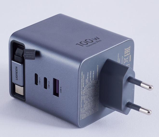 UGREEN<br/>charg sect 100w 3 port + usb/c retractab